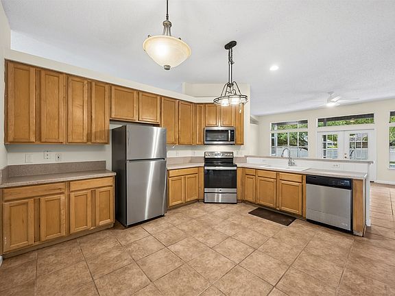 4th image of 23954 Flora Parke Blvd