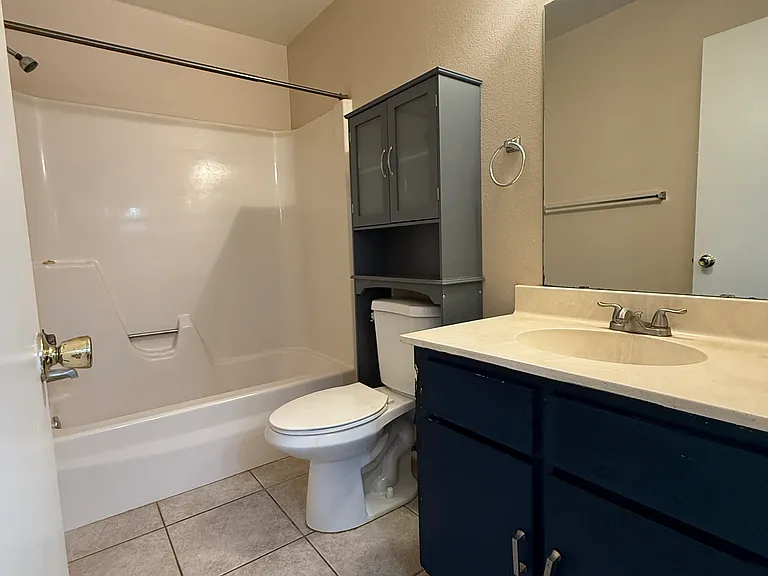 2231 W Fremont Dr — Photo 9