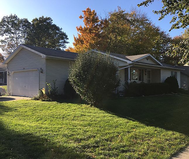 1st image of 3921 Winewood Ct SE