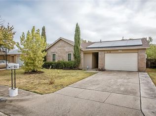 2130 Quail Hollow Dr, Grand Prairie, TX 75051