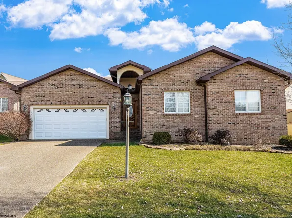 106 Crimson Sky Dr, Morgantown, WV 26508