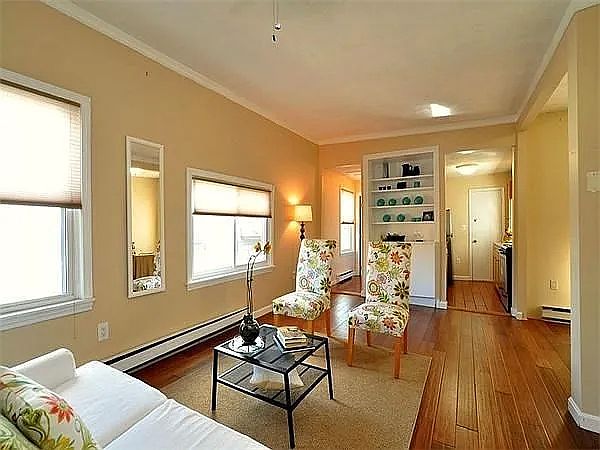 1st image of 37 Sackville St #2