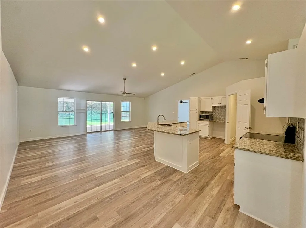 4 bed, 2.0 bath, $2,150 — Photo 4