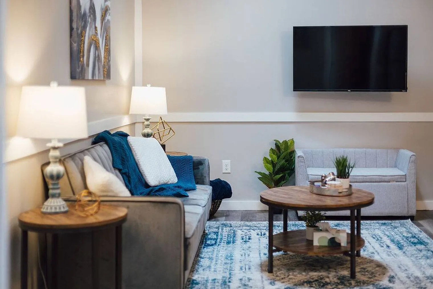 1 bed, 1.0 bath, 592 sqft, $2,985 — Photo 1