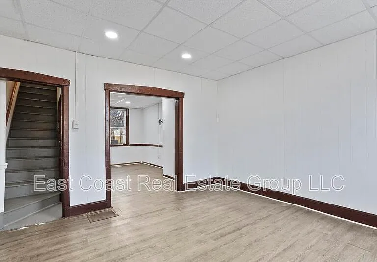 218 N College St — Photo 5
