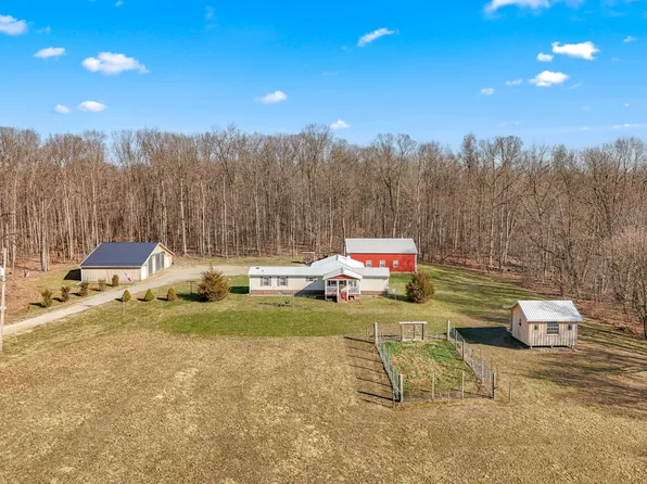 2722 Woodsview Dr, Hillsdale, MI 49242