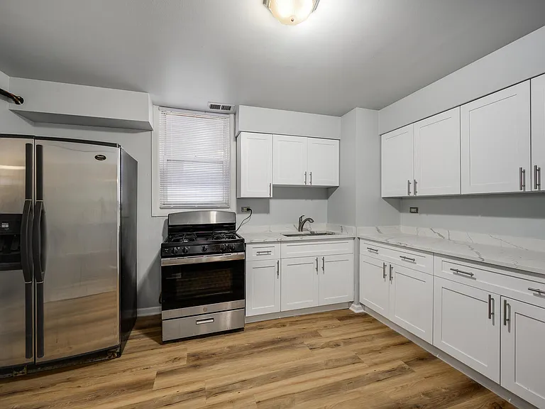 1720 N Saint Louis Ave #1 — Photo 8