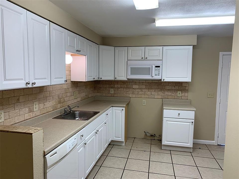 1st image of 2825 1st Ave N
