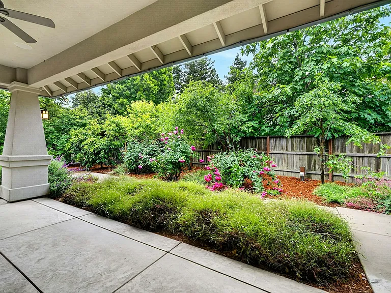2204 Bryce Ln — Photo 47