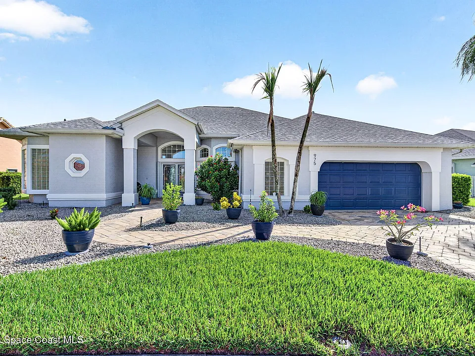 975 Wildwood Dr