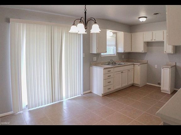 5th image of 3612 SE 27th St