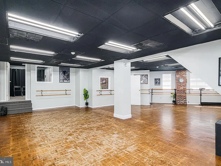 1309 W Moyamensing Ave — Photo 10