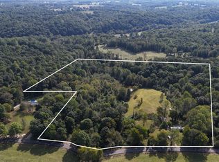 360 Pea Ridge Rd, Westmoreland, TN 37186