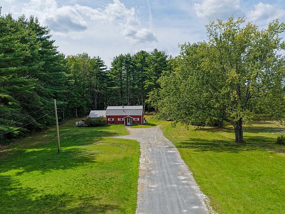 3rd image of 636 Bennoch Road