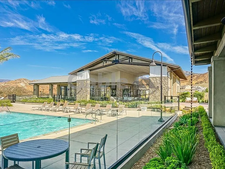 17952 Spire Ct — Photo 34