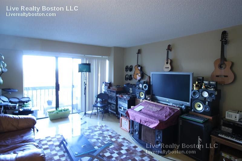 2nd image of 28 N Beacon St #Aa