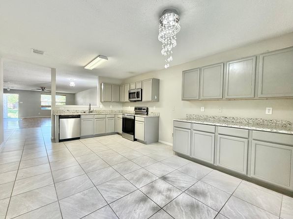 1620 Flagstone Ln