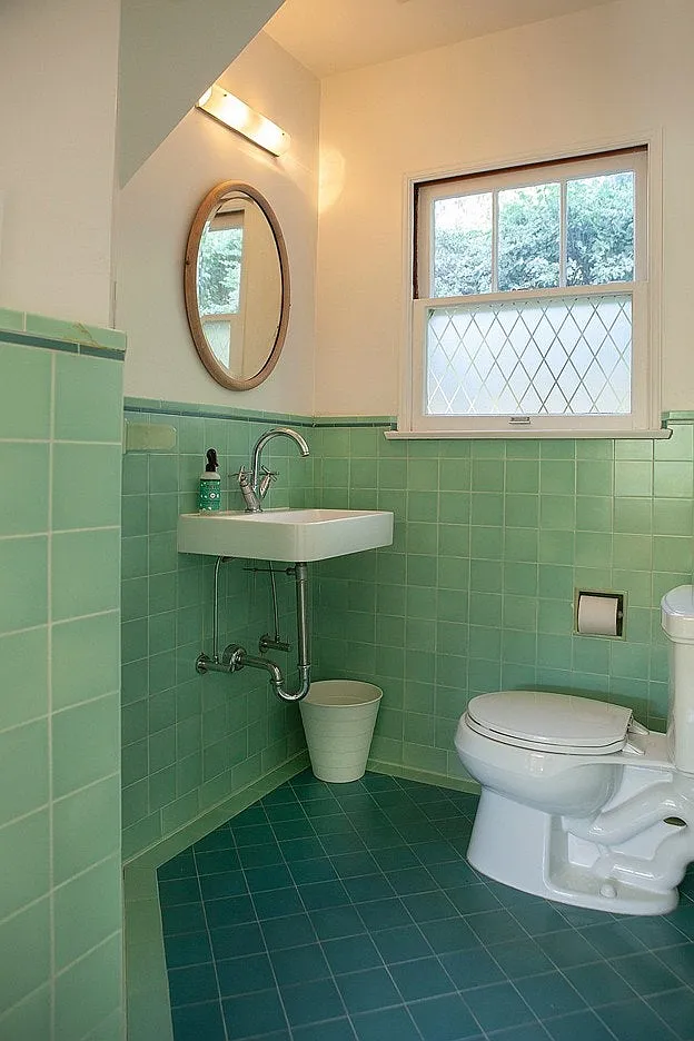 2415 Meadow Valley Terrace — Photo 3