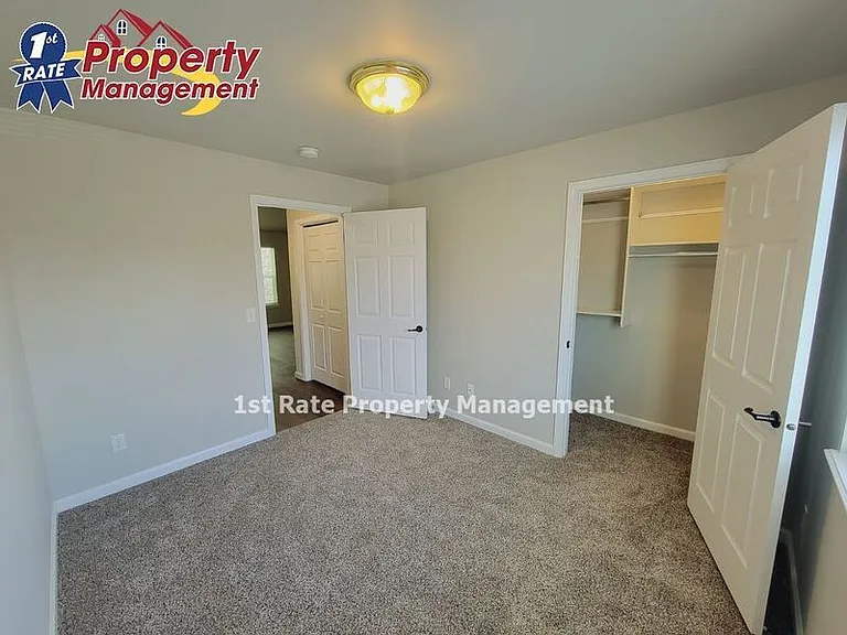 10146 W Garverdale Ln #101 — Photo 8