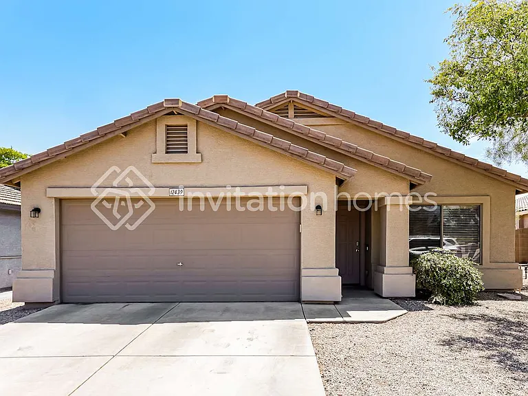 12439 W Rancho Dr — Photo 1
