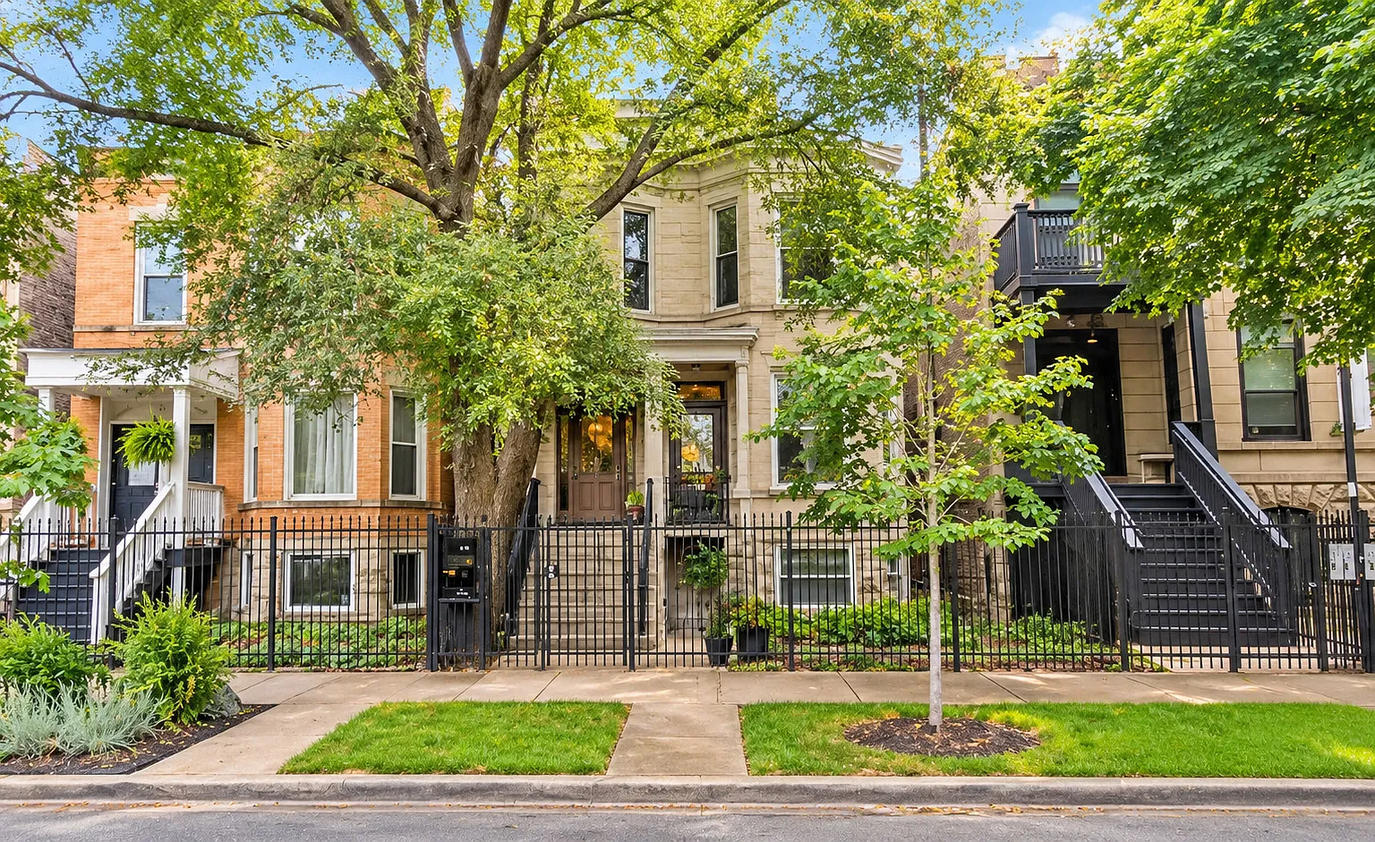 3 bed, $2,550 — Photo 1