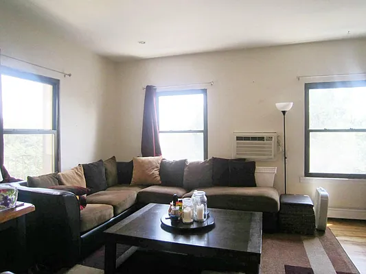 Rented by Immac Realty | media 24