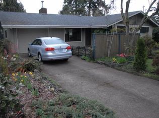 415 E 34th Pl, Eugene, OR 97405