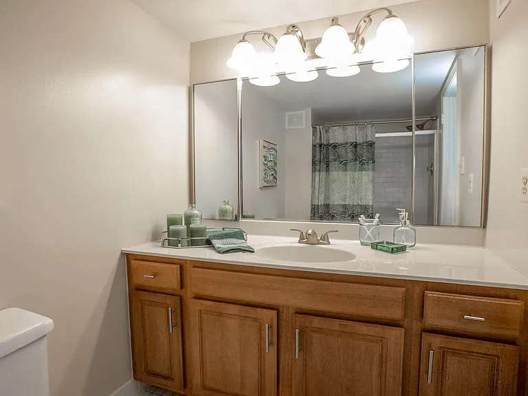 Cromwell Valley Apartments — Photo 17