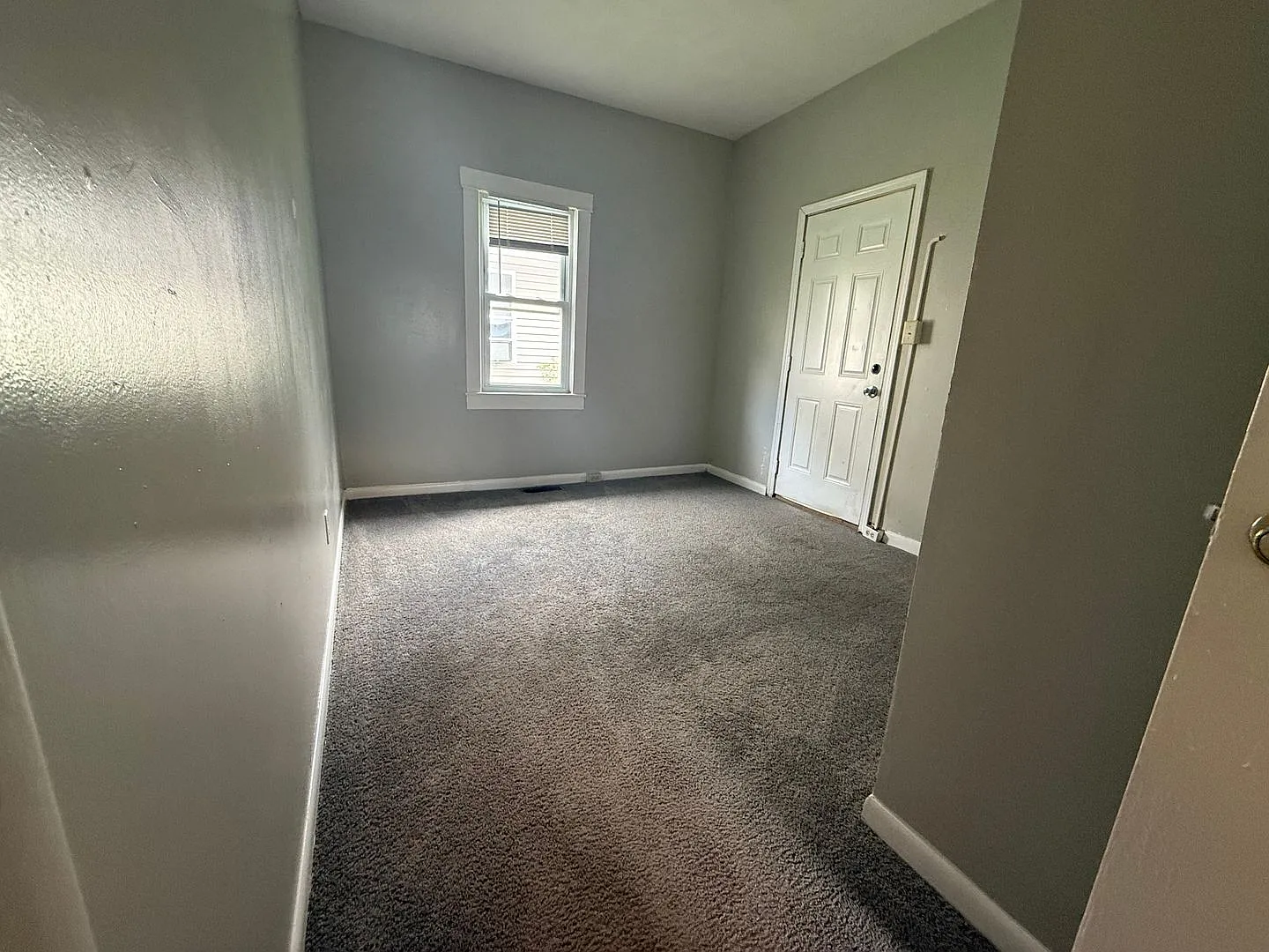 For Rent: 509 W 8th St! 3 Bed / 1 Bath House Pet Friendly! Washer & Dryer Hookups! — Photo 4