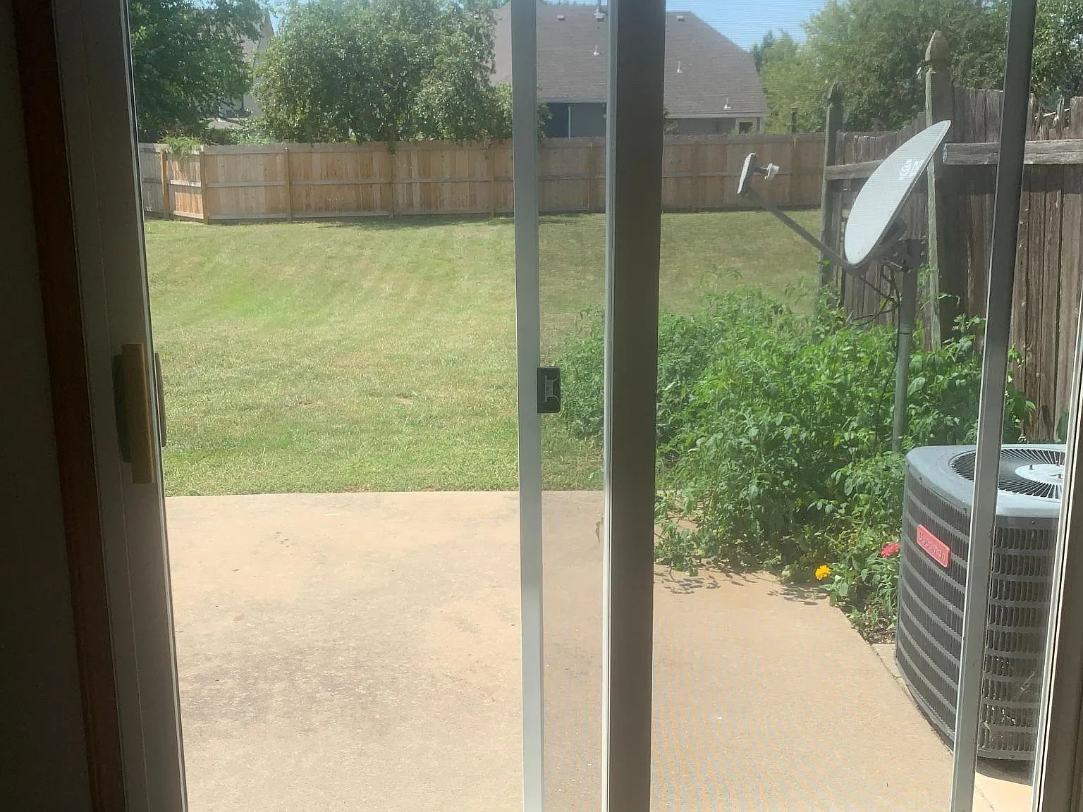 3 bed, 2.5 bath, 1368 sqft, $1,700 — Photo 3