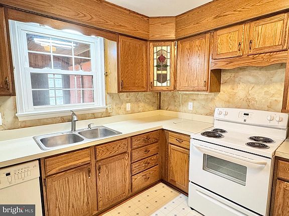 4th image of 11124 Dahlgren Rd