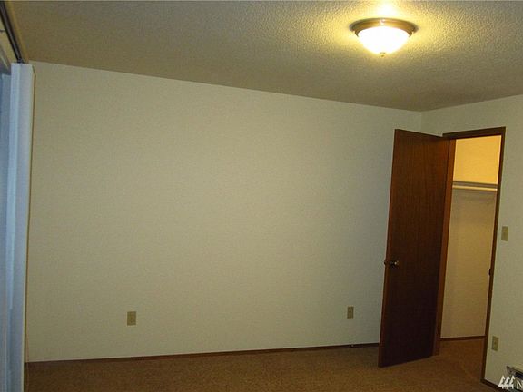 5th image of 9017 49th Dr NE