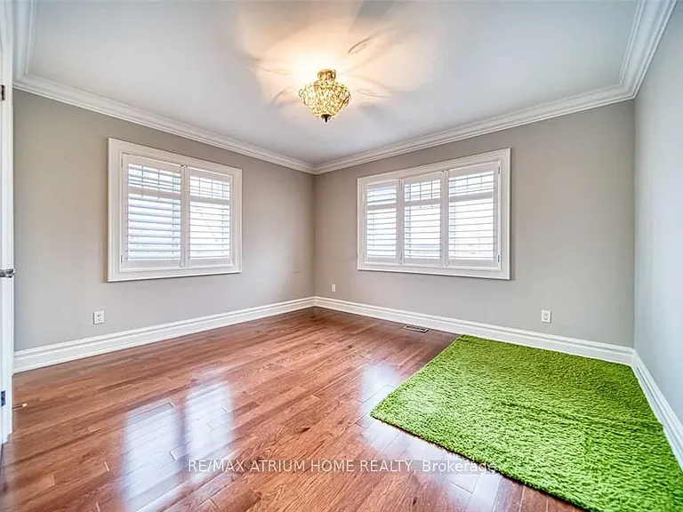 18 Soleil Blvd — Photo 14