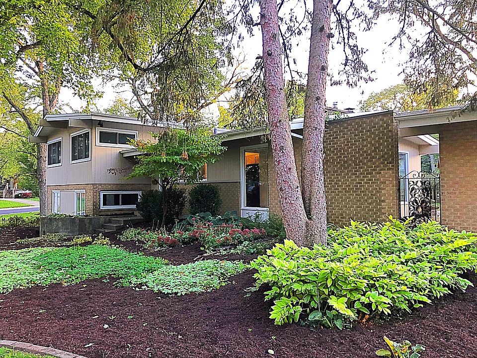 1st image of 861 Cherry Blossom Ln