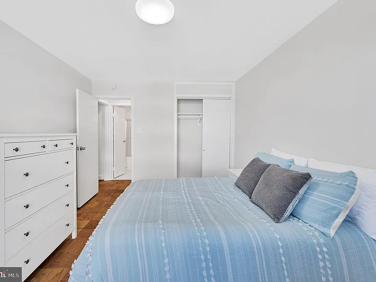 2401 H St NW #808 — Photo 16