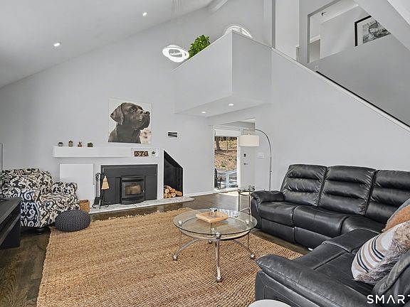 2nd image of 370 Amity Road