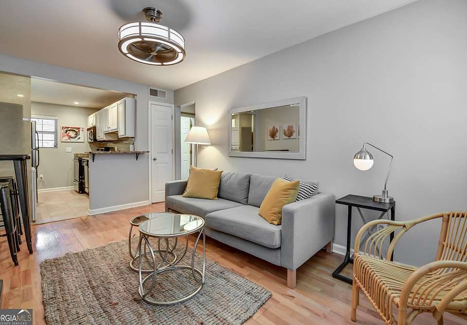 1st image of 210 Sampson St NE APT 5