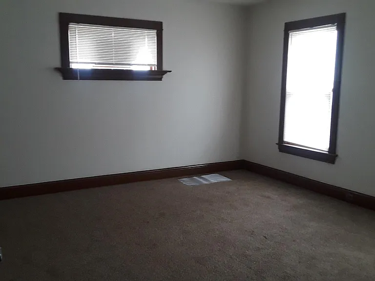 2600 Commercial Ave #1 — Photo 4