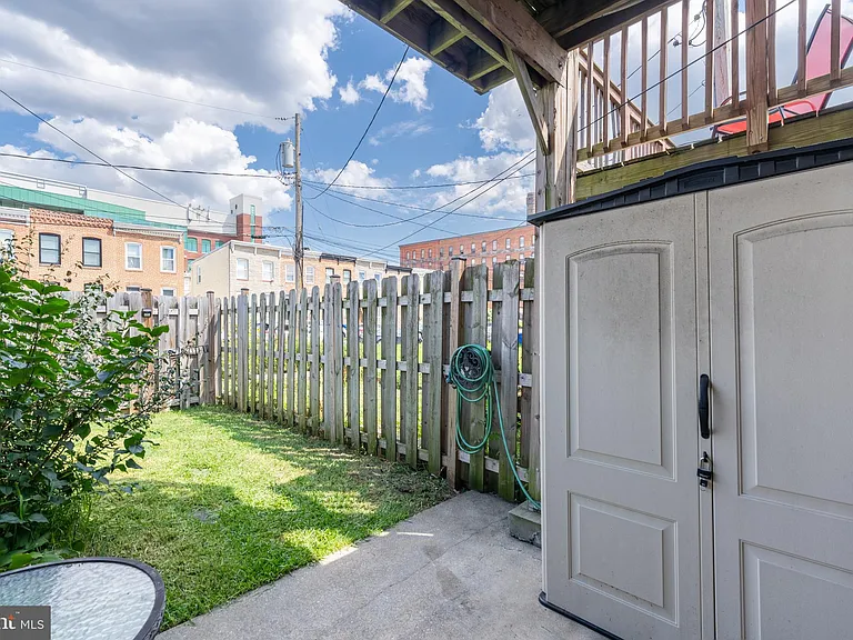 1825 Light St — Photo 33