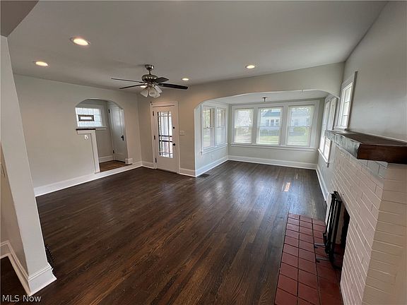 4th image of 13830 Lyric Ave