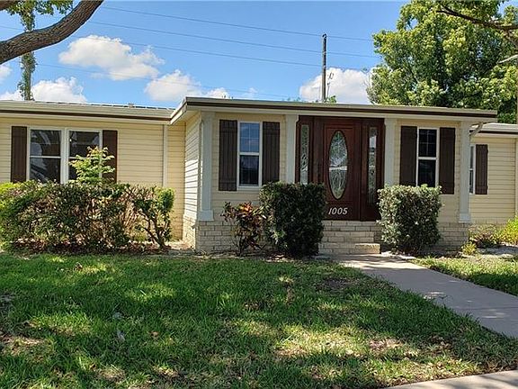 3rd image of 1005 Belmont Cir