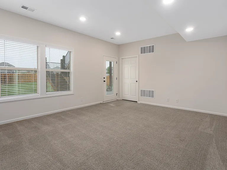 16026 Shady Bend St — Photo 32