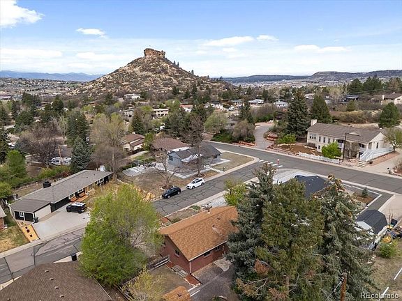 3rd image of 570 Vista Drive