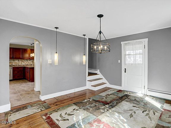 4th image of 339 Walnut St