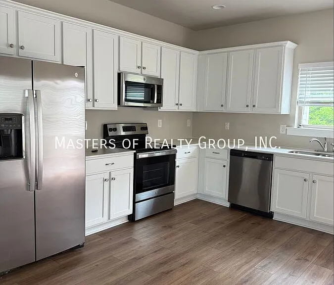 200 Avalon Way — Photo 4