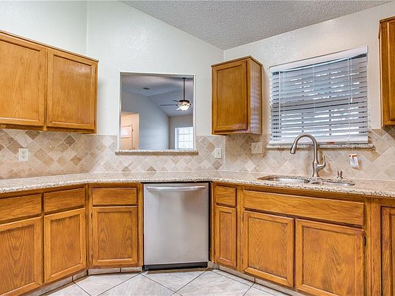 5th image of 1218 Harvest Hill Ln