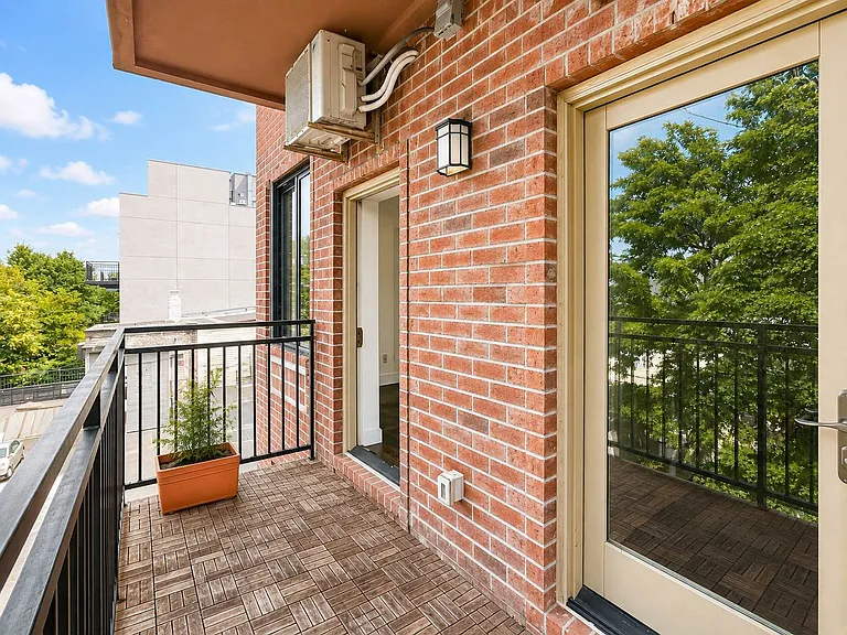 55 Stanhope St #3R — Photo 12