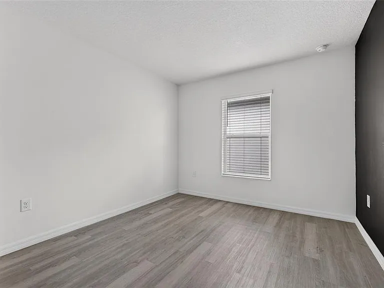 1097 Augustus Dr — Photo 27