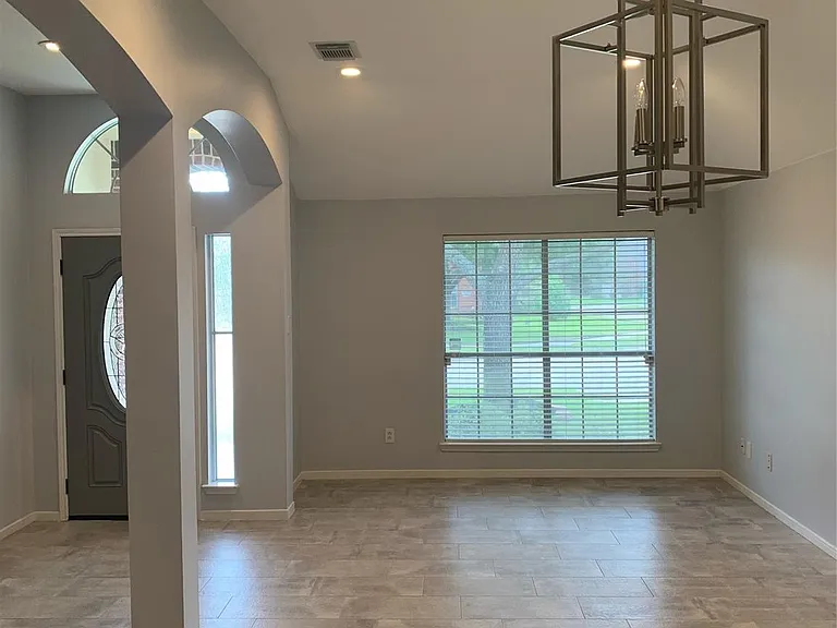8911 Starlamp Ln — Photo 3
