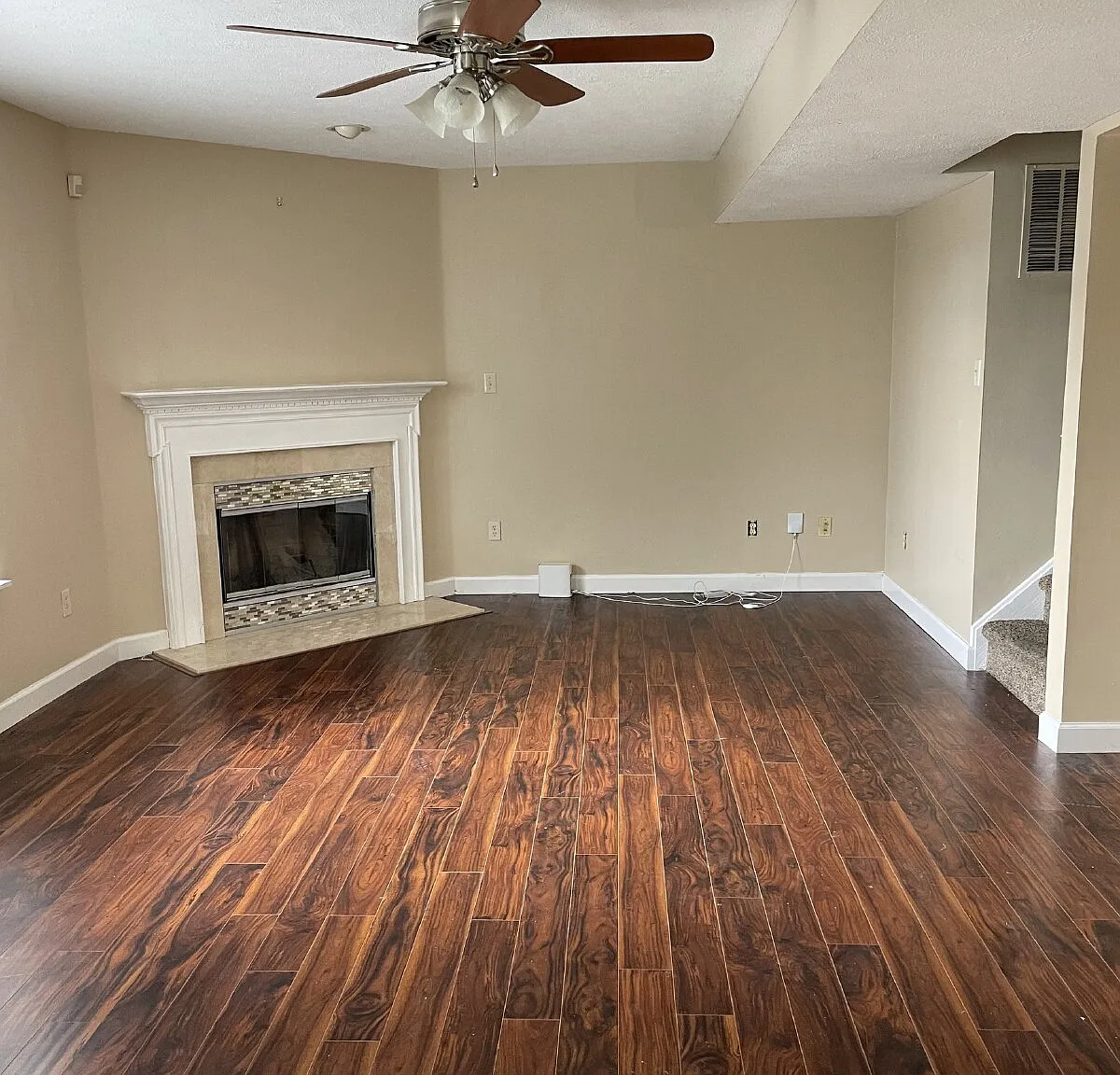 3 bed, 2.5 bath, 1584 sqft, $1,895 — Photo 3
